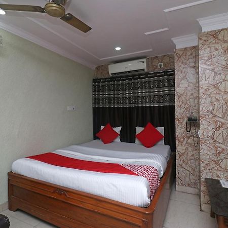 Oyo Flagship 16209 Hotel Ambar Palace Bara Bazar Exterior foto