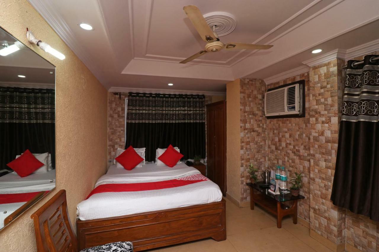 Oyo Flagship 16209 Hotel Ambar Palace Bara Bazar Exterior foto