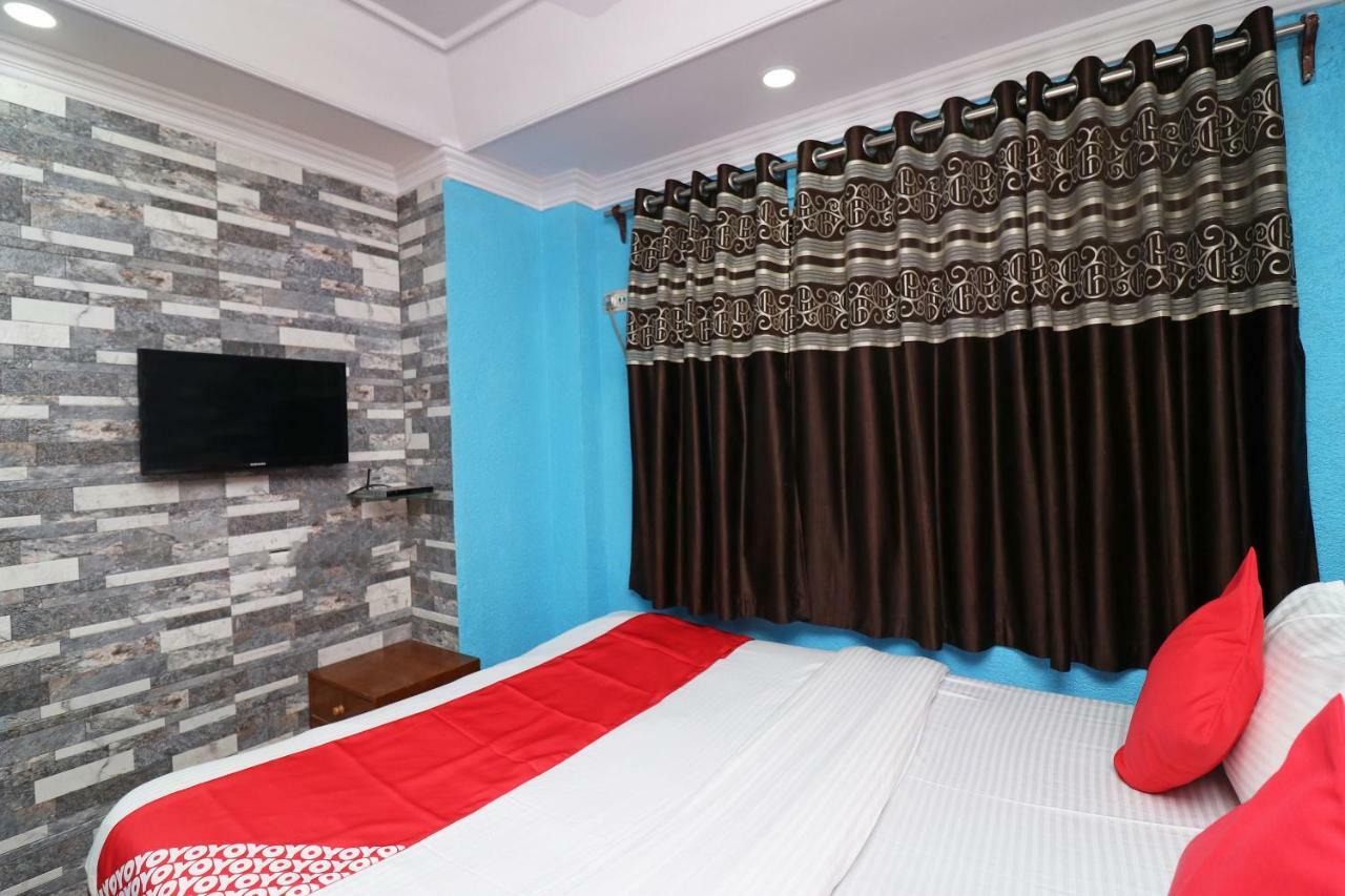 Oyo Flagship 16209 Hotel Ambar Palace Bara Bazar Exterior foto