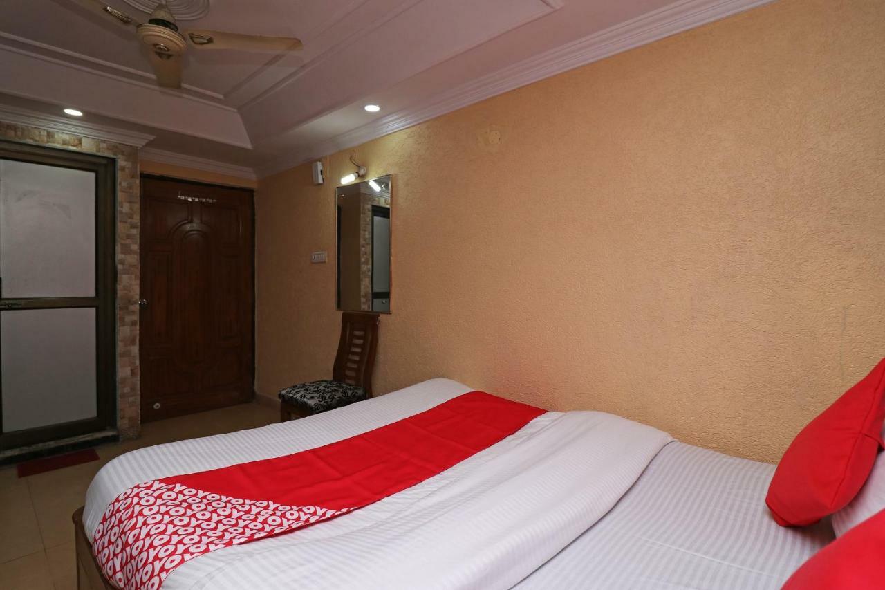 Oyo Flagship 16209 Hotel Ambar Palace Bara Bazar Exterior foto