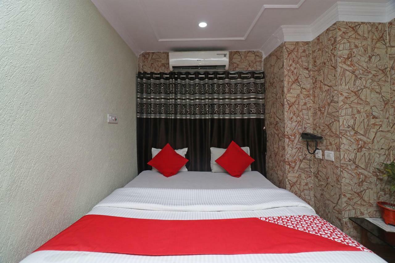 Oyo Flagship 16209 Hotel Ambar Palace Bara Bazar Exterior foto