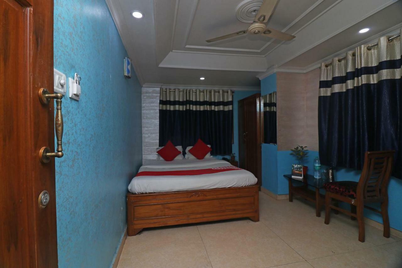 Oyo Flagship 16209 Hotel Ambar Palace Bara Bazar Exterior foto