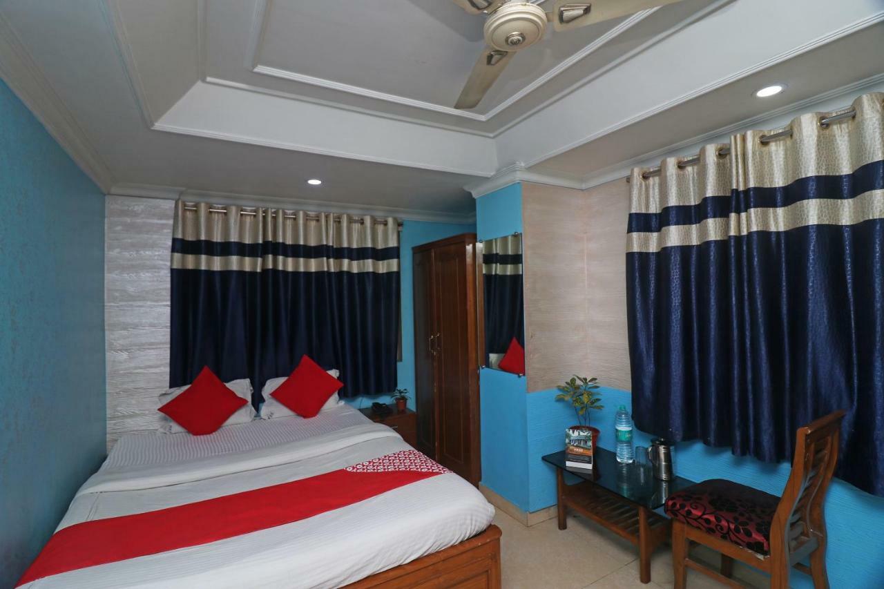 Oyo Flagship 16209 Hotel Ambar Palace Bara Bazar Exterior foto