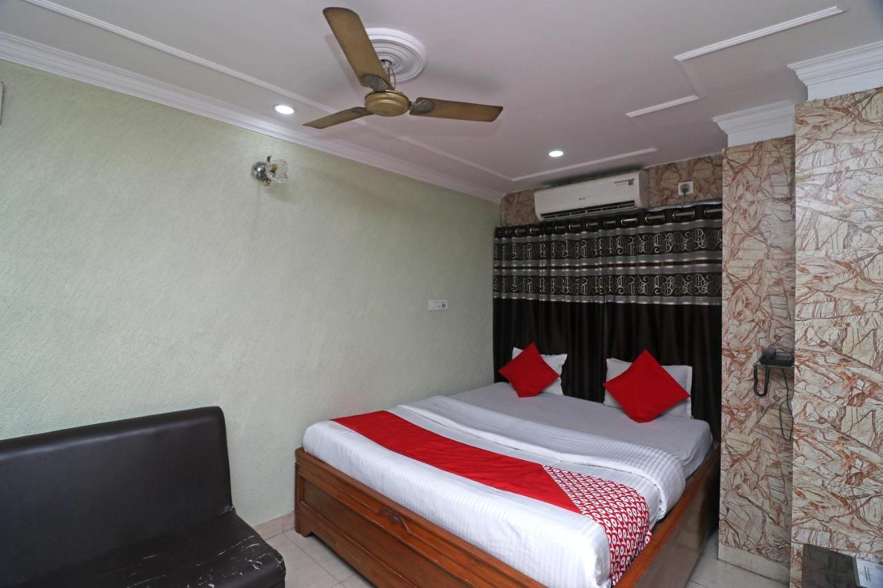 Oyo Flagship 16209 Hotel Ambar Palace Bara Bazar Exterior foto